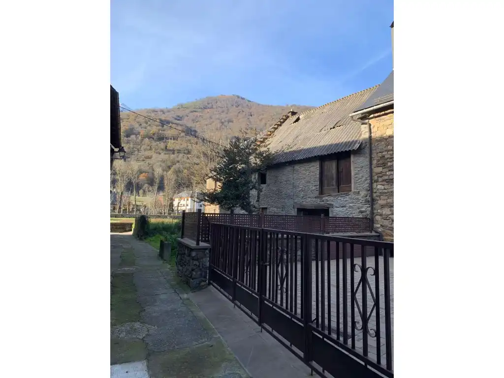 Vista exterior de Casa o chalet en venta en Les
