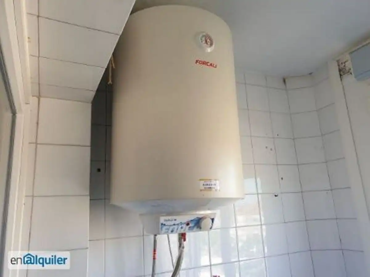 Bathroom of Flat for rent in Granada  with Heating, Terrace and Furnished