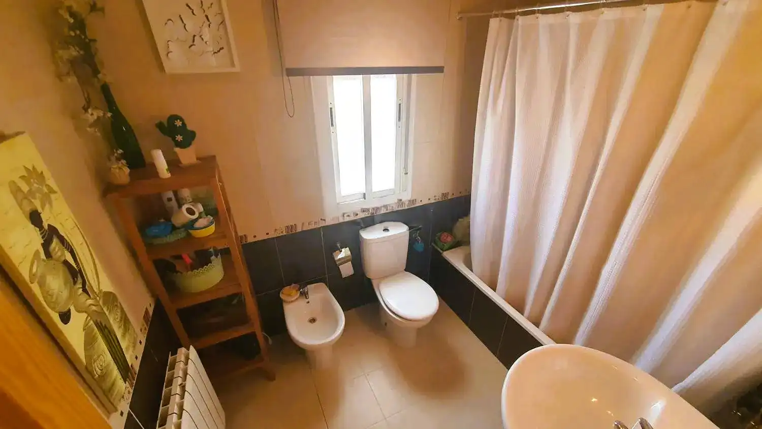 Badezimmer von Haus oder Chalet zum Verkauf in Barcience mit Klimaanlage, Heizung und Privatgarten