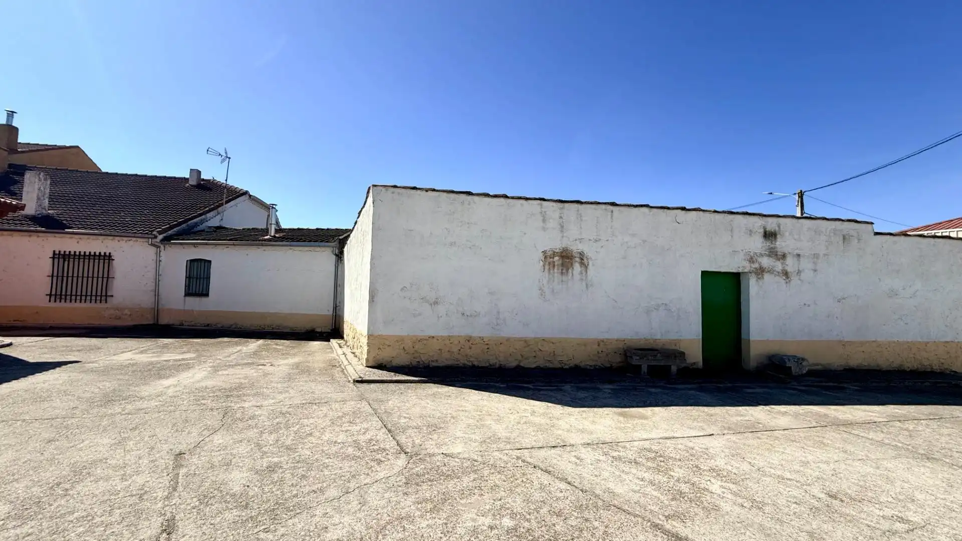 Vista exterior de Casa o chalet en venta en Fresneda de Cuéllar con Calefacción, Jardín privado y Trastero
