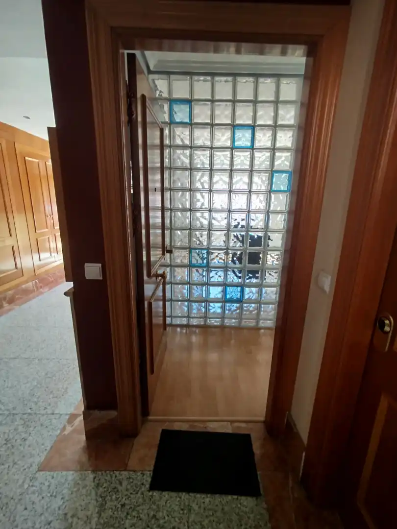 Wohnung zum Verkauf in Zaratán mit Heizung, Abstellraum und Ofen