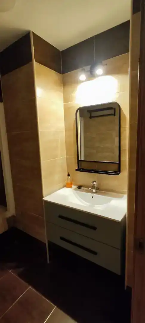 Badezimmer von Wohnung zur Miete in Monachil mit Klimaanlage, Möbliert und Ofen