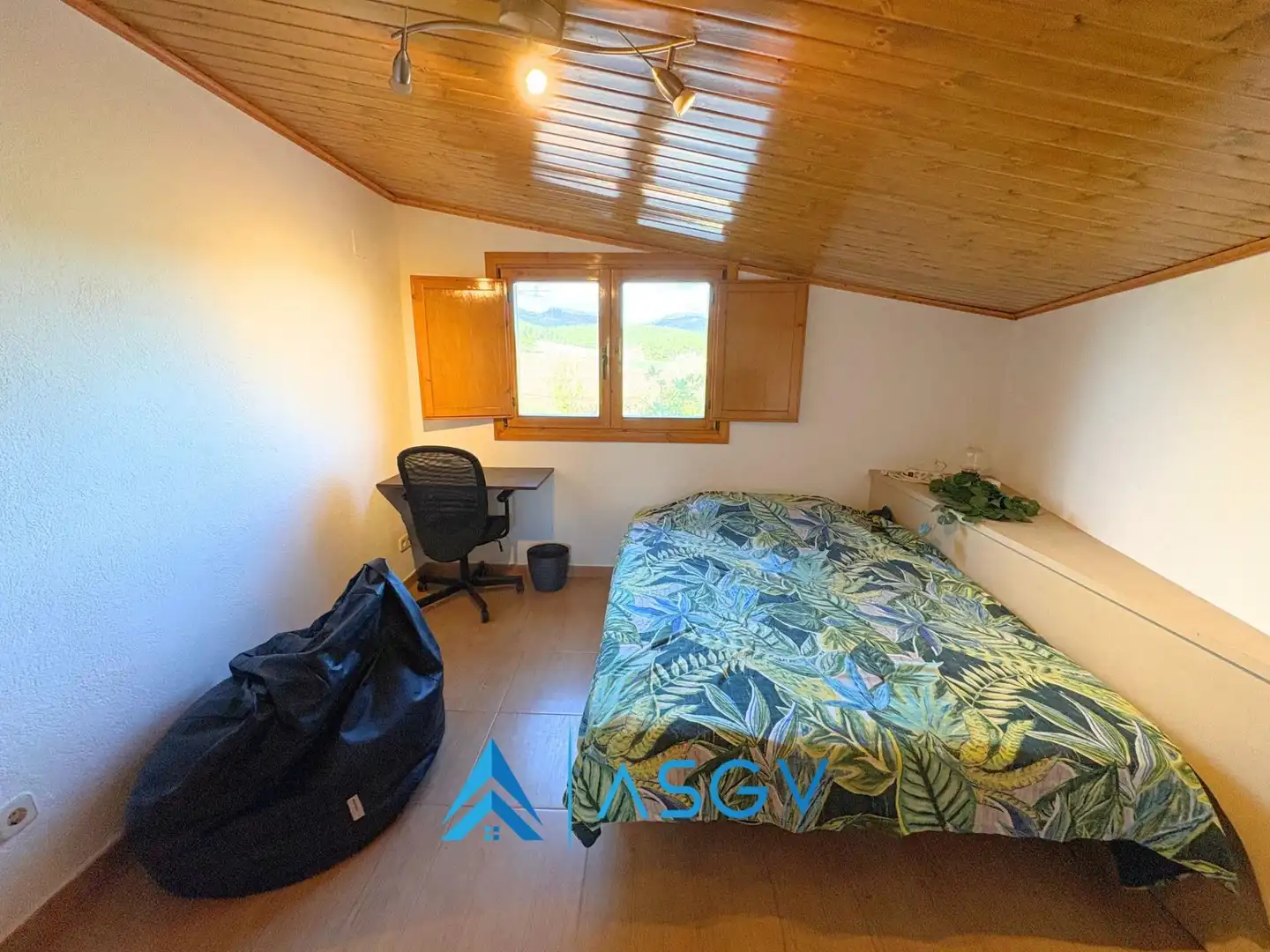Habitación de Casa o chalet en venta en Santa Maria de Miralles con Calefacción, Jardín privado y Trastero