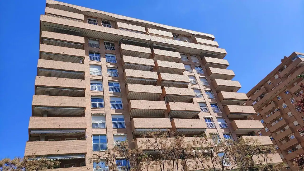 Individual for sale in del Cardenal Vidal i Barraquer 14, imagen 2