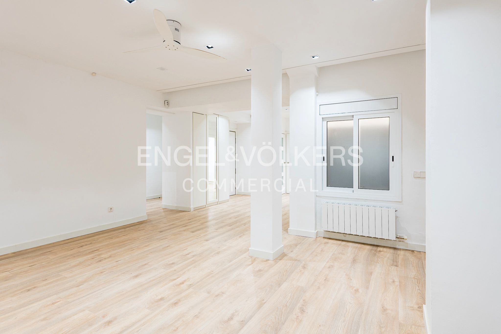Office for sale in  Barcelona Capital  with Air Conditioner