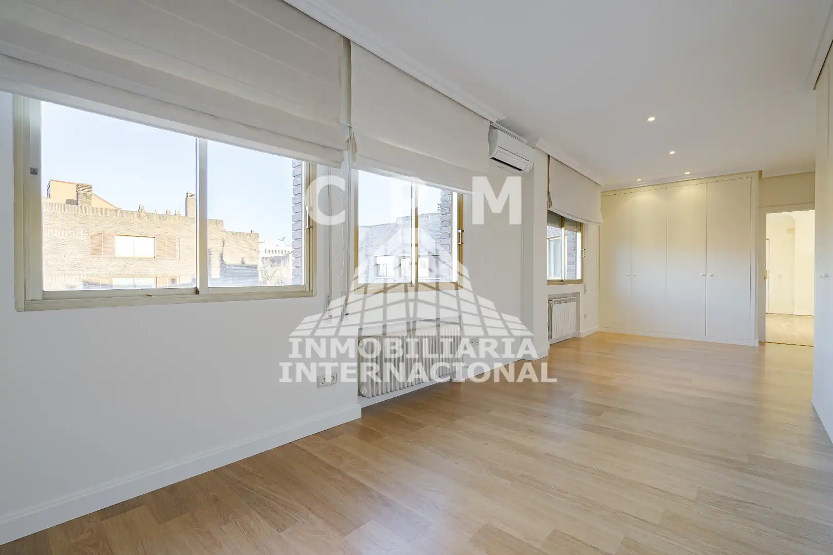 Schlafzimmer von Wohnung zur Miete in Madrid mit Klimaanlage, Heizung und Parkett