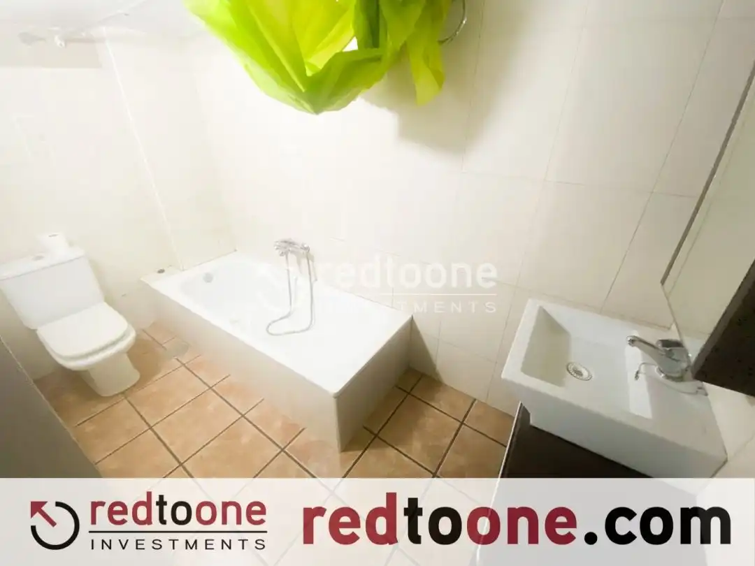 Badezimmer von Garage zum Verkauf in Alicante / Alacant