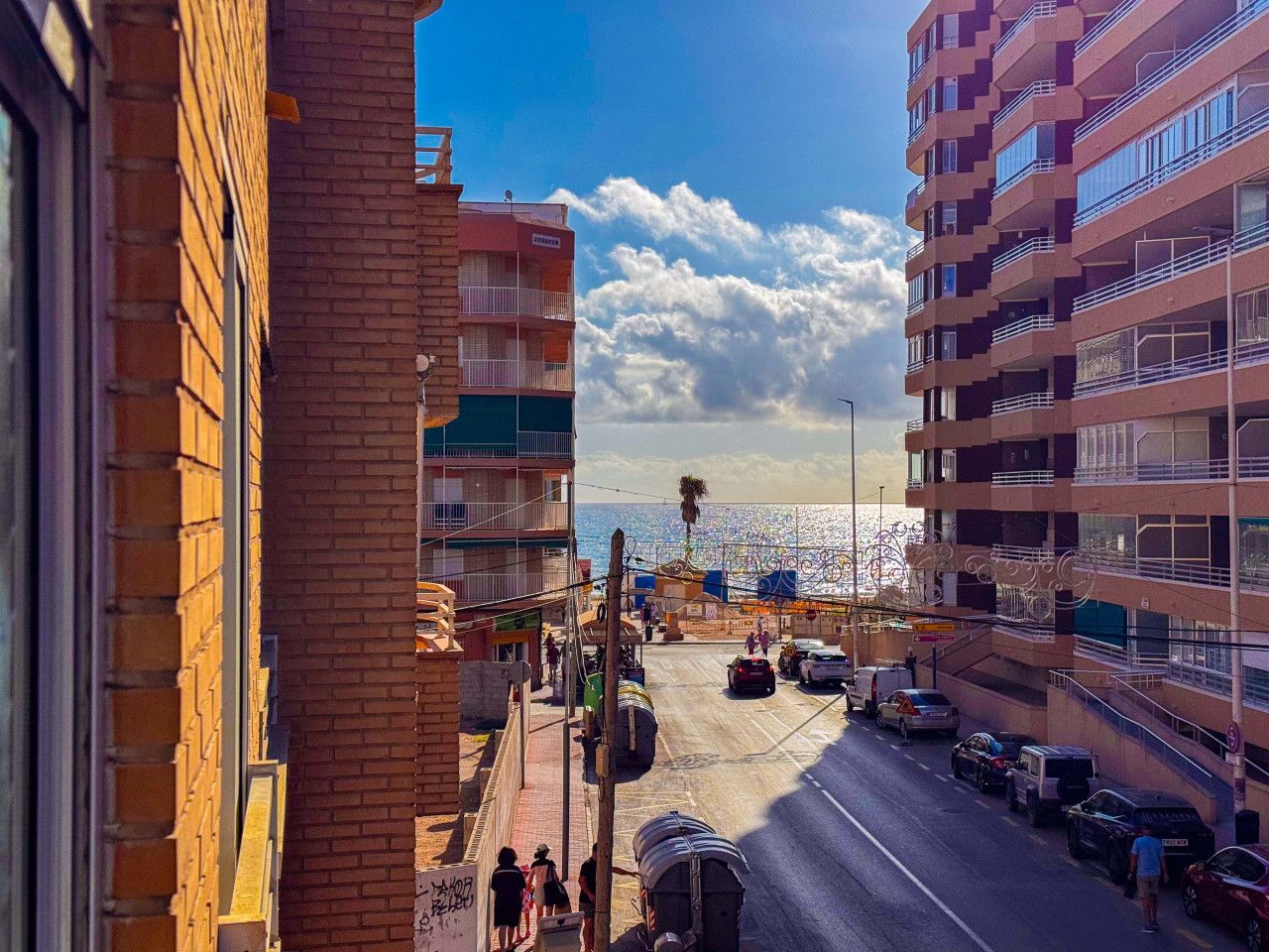 Vista exterior de Pis en venda en Torrevieja amb Calefacció, Terrassa i Moblat