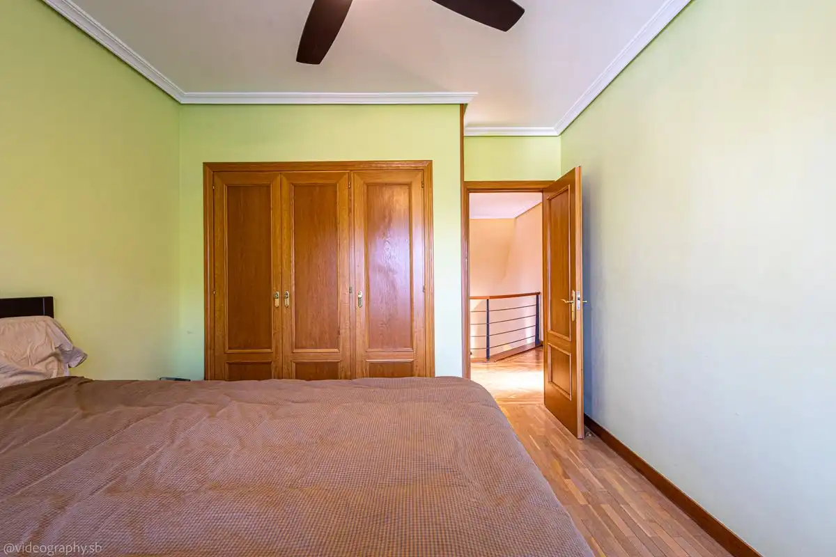 Habitación de Casa o chalet en venta en Móstoles con Aire acondicionado, Calefacción y Jardín privado