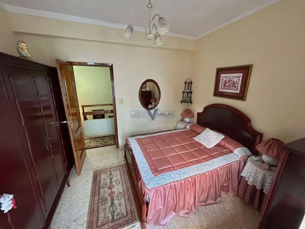 Habitación de Casa o chalet en venta en Ourense Capital  con Calefacción, Jardín privado y Terraza
