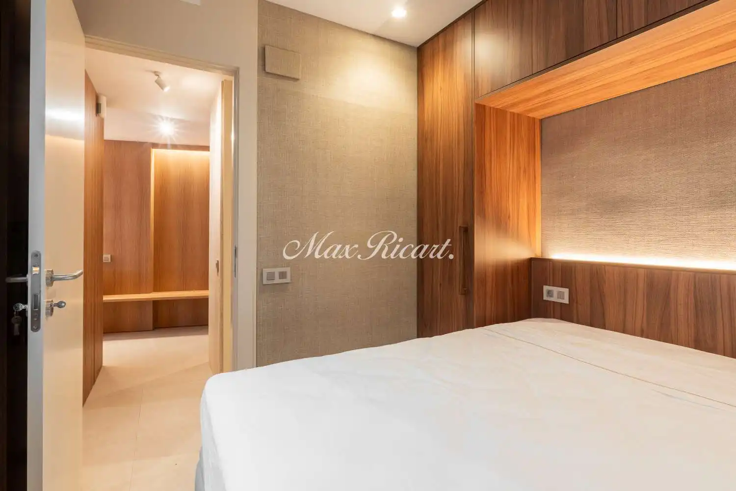Bedroom of Attic for rent in Barcelona  with Air Conditioner, Heating and Terrace