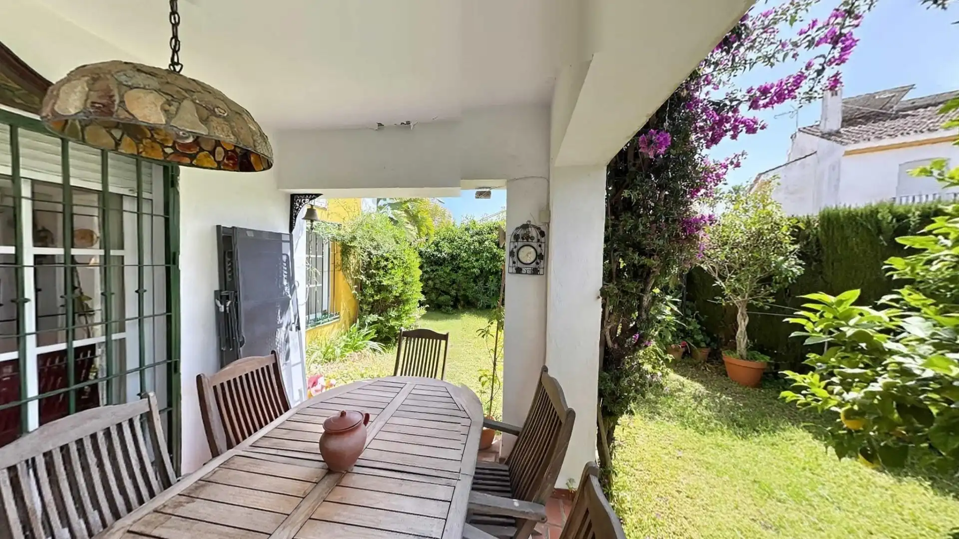 Garten von Einfamilien-Reihenhaus zum Verkauf in Estepona mit Heizung, Privatgarten und Terrasse
