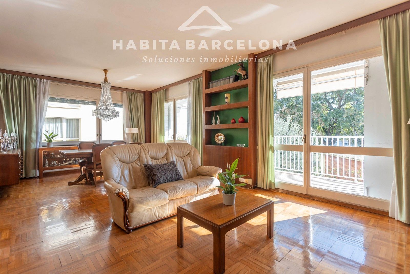 Living room of Flat for sale in  Barcelona Capital  with Heating, Parquet flooring and Terrace