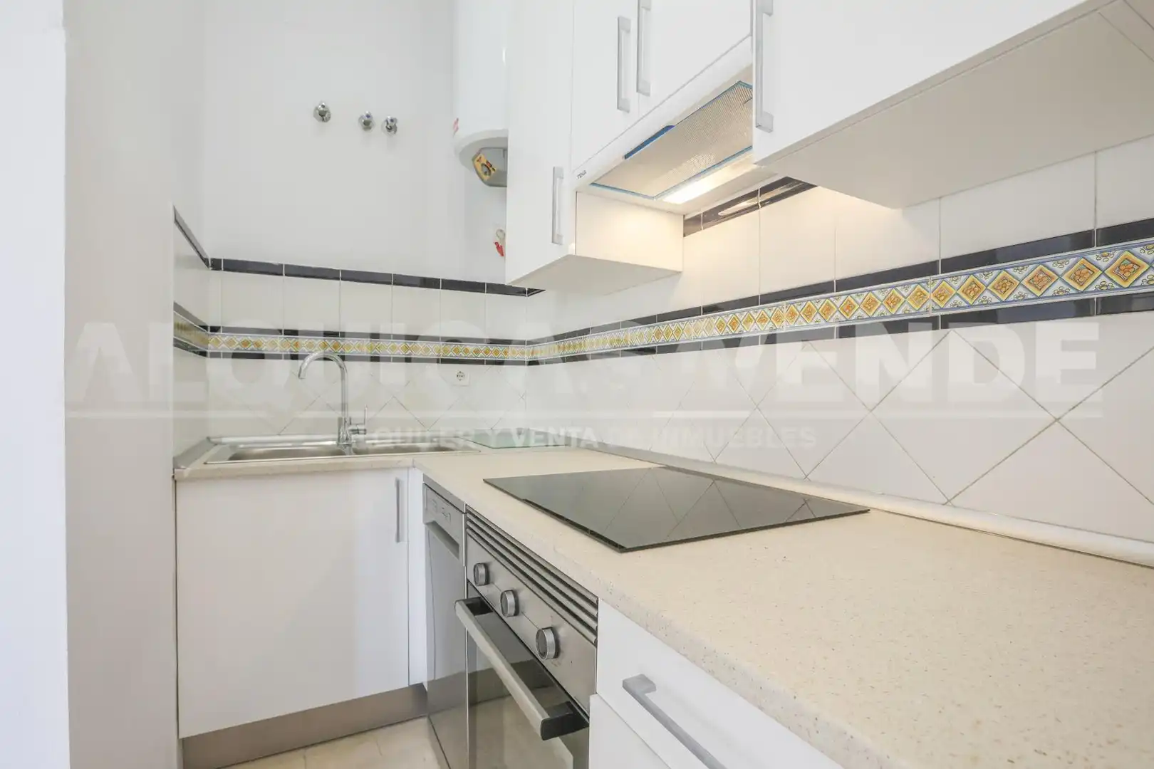 Cocina de Piso de alquiler en Sevilla con Aire acondicionado, Calefacción y Amueblado