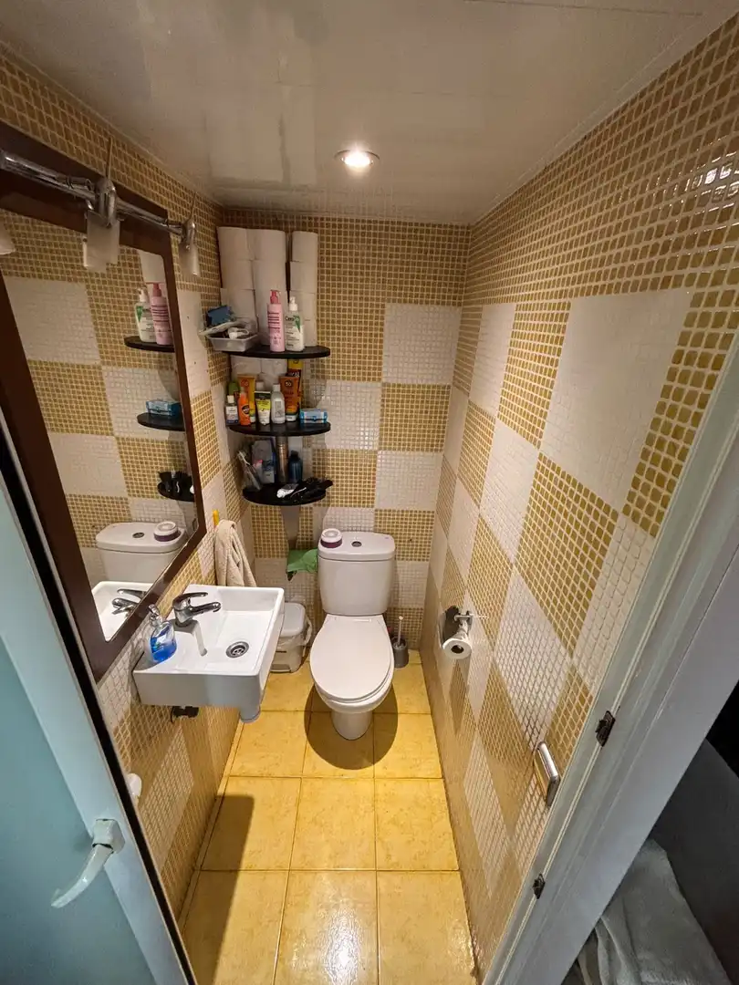 Baño de Planta baja en venta en Cornellà de Llobregat