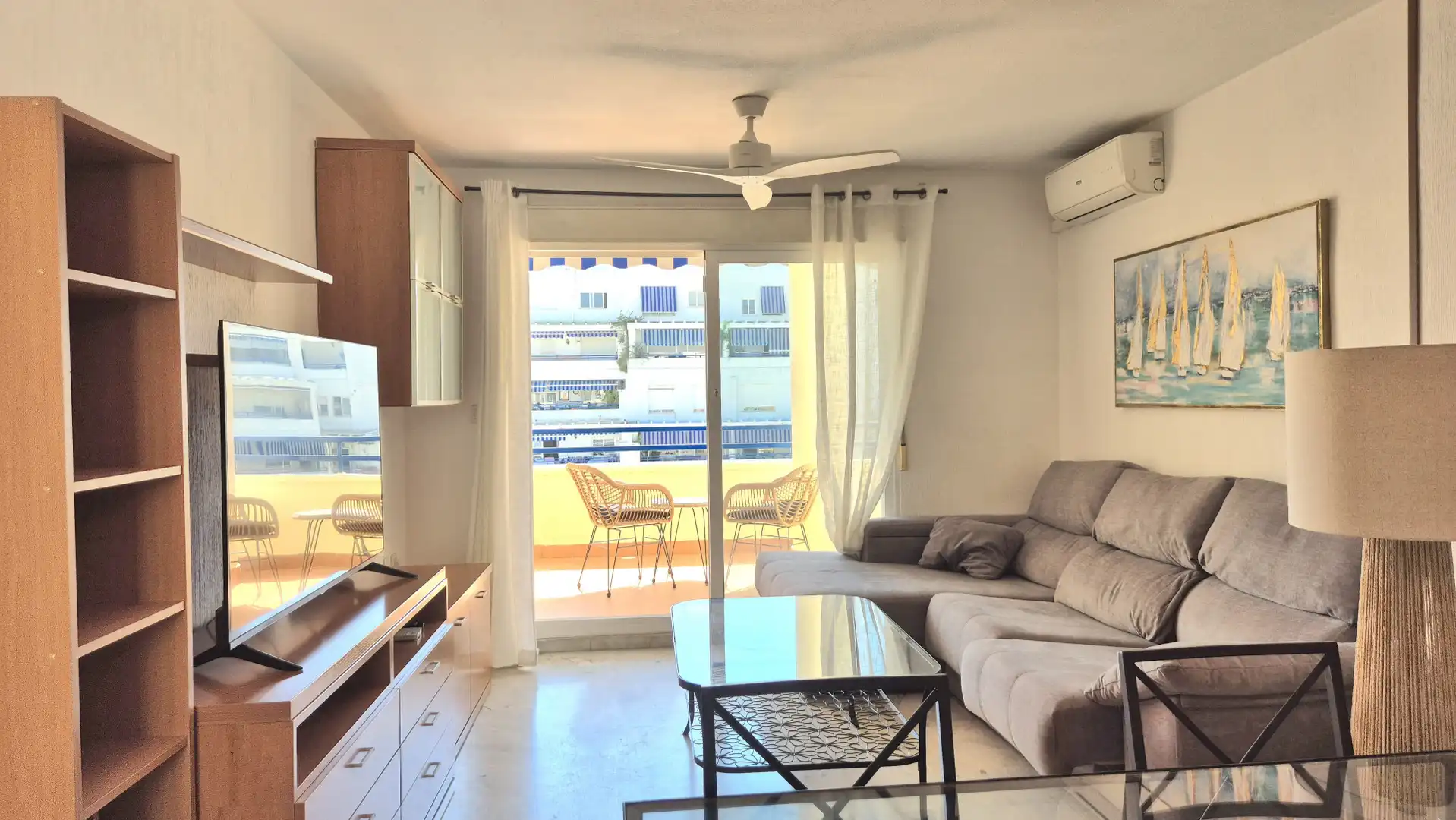 Sala de estar de Ático de alquiler en Marbella con Aire acondicionado, Terraza y Trastero
