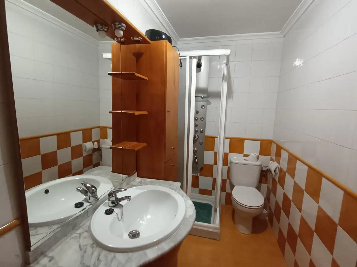 Baño de Piso en venta en Puertollano con Aire acondicionado, Calefacción y Amueblado