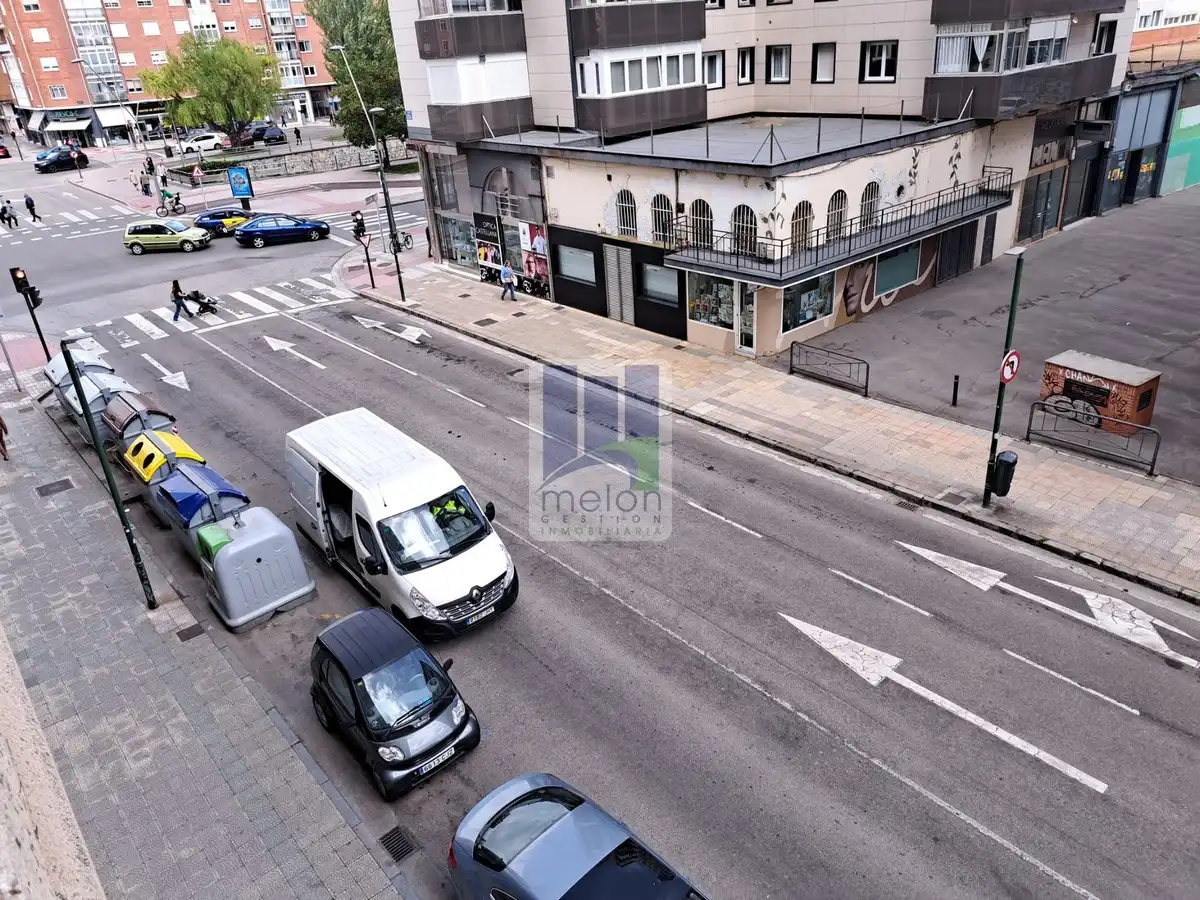 Vista exterior de Pis en venda en Burgos Capital
