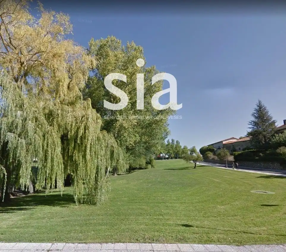 Vista exterior de Casa o xalet en venda en Vitoria - Gasteiz amb Calefacció, Jardí privat i Terrassa