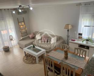 Sala d'estar de Casa adosada en venda en Mont-roig del Camp amb Aire condicionat, Calefacció i Terrassa