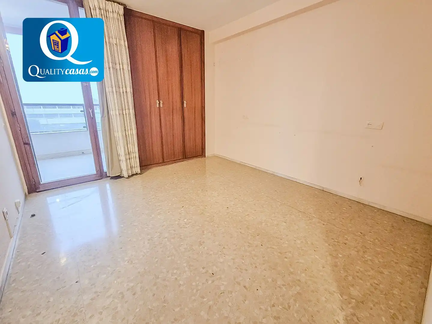 Außenansicht von Wohnungen zum Verkauf in Alicante / Alacant mit Terrasse und Gemeinschaftspool