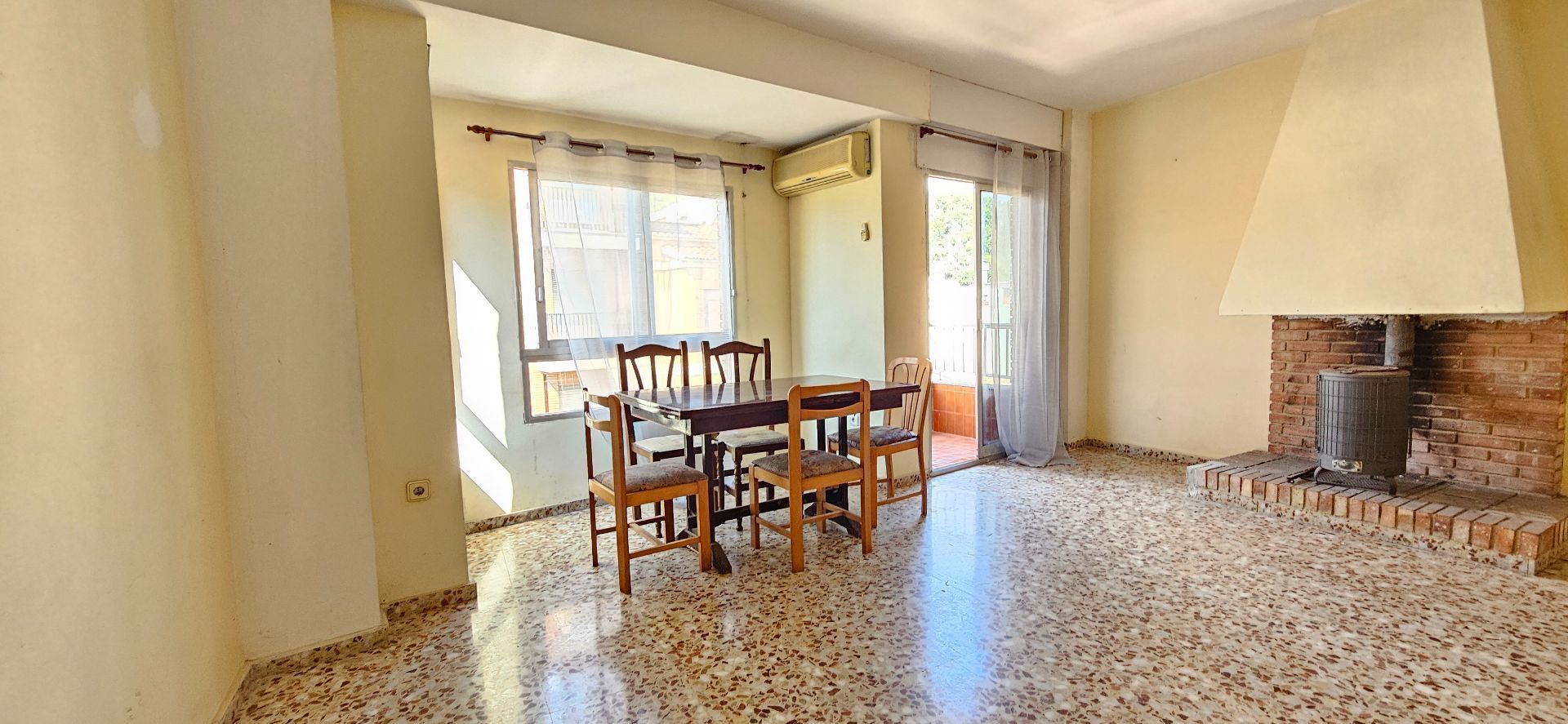 Pis en venda a Oliva pueblo