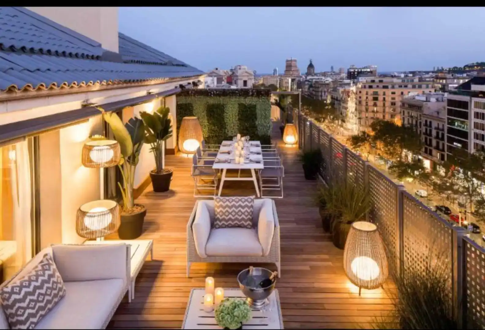 Terrasse von Dachboden zum Verkauf in  Barcelona Capital mit Klimaanlage und Balkon