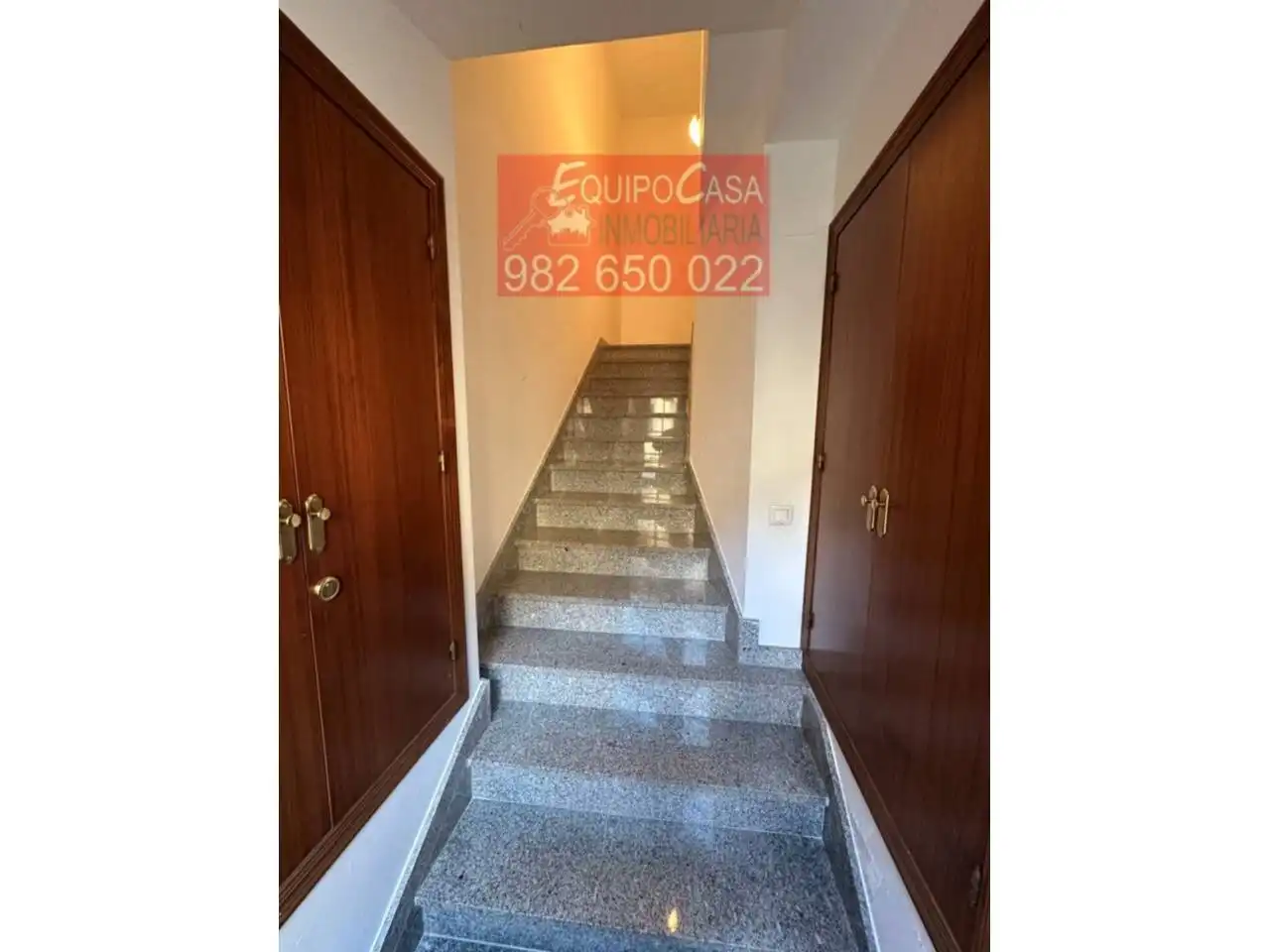 Casa adosada en venta en Lugo con Calefacción, Parquet y Amueblado