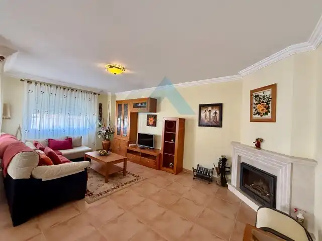 Sala de estar de Casa o chalet en venta en Los Santos de la Humosa con Aire acondicionado, Calefacción y Terraza