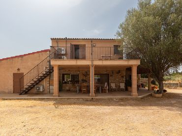 Landhaus mit Balkon zum Verkauf in Lloseta