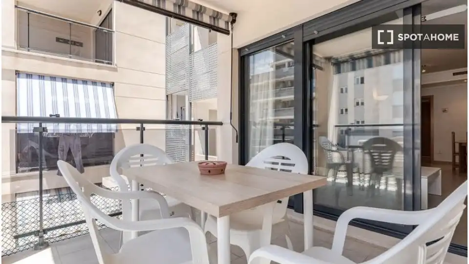 Terrassa de Apartament per a compartir en Canet d'En Berenguer amb Aire condicionat, Terrassa i Moblat