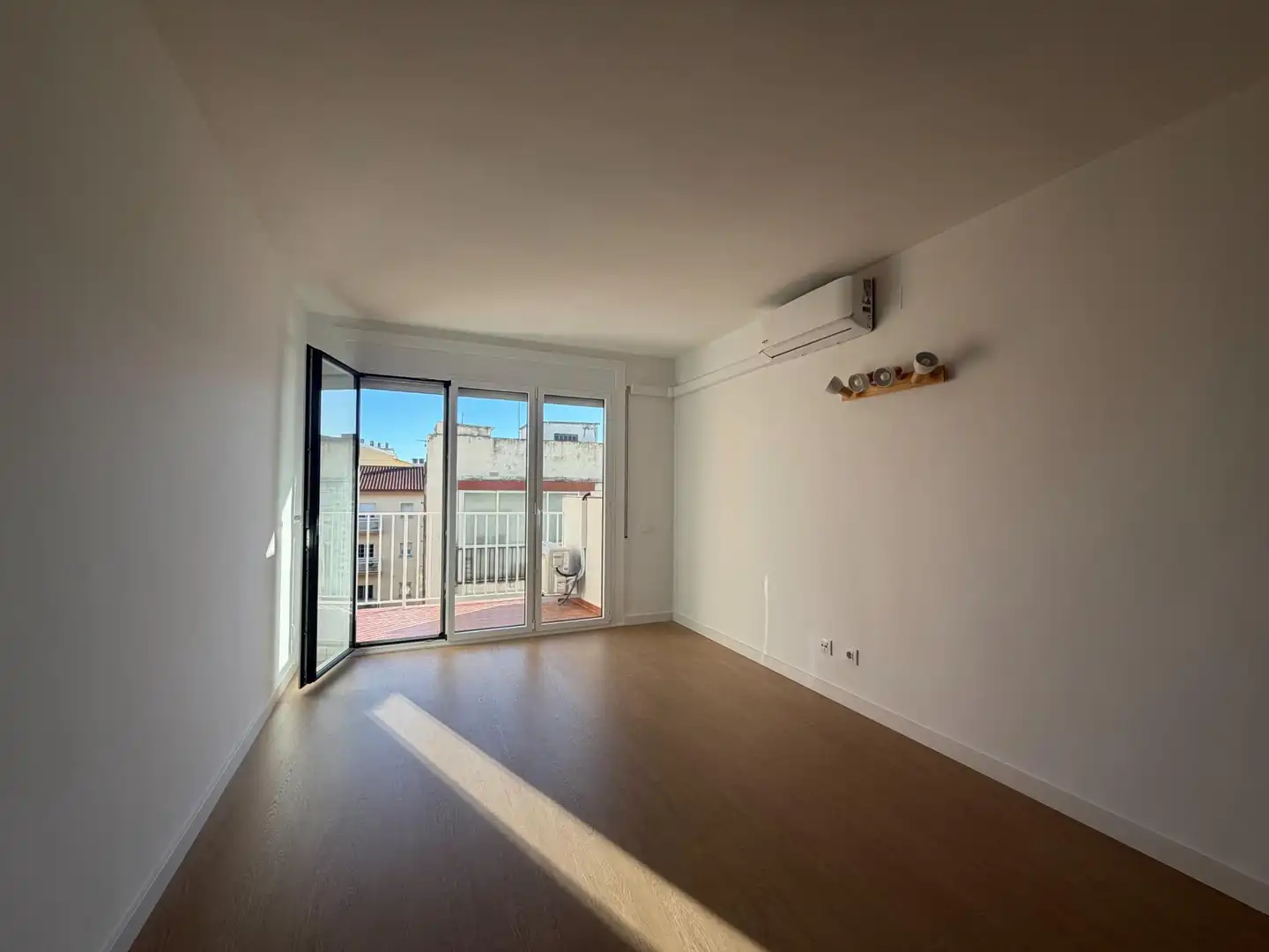 Bedroom of Flat for sale in Roses  with Air Conditioner, Parquet flooring and Terrace
