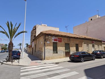 Terrenos y solares en venta en Avenida Avenida de Cartagena