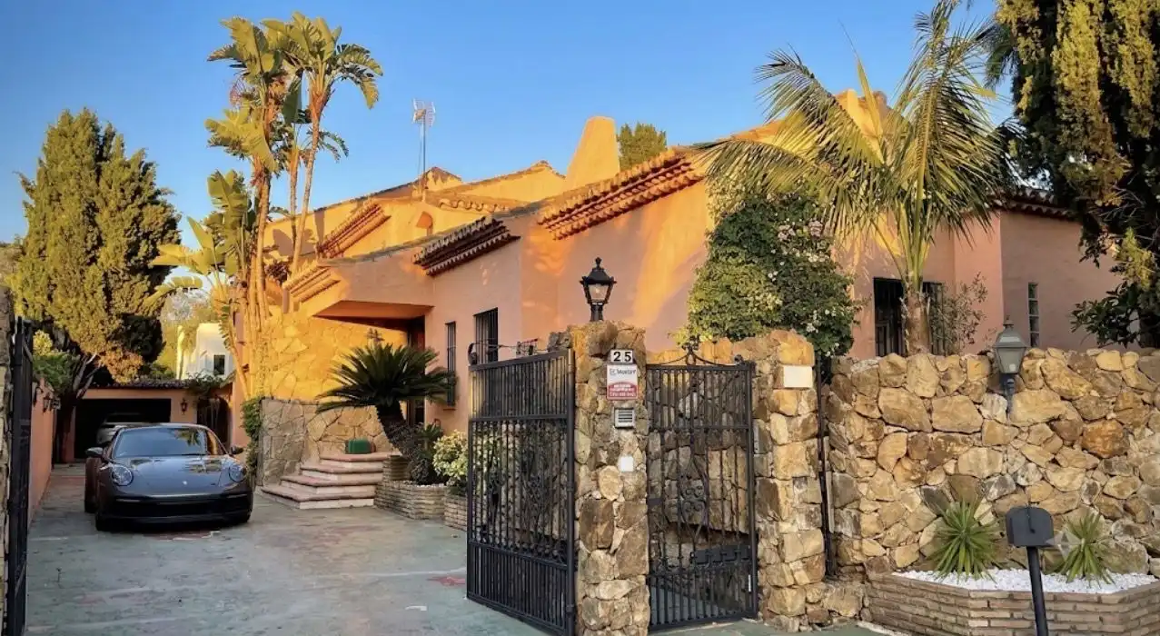 Exterior view of Houses for rent in Estepona  with Air Conditioner, Heating and Private garden