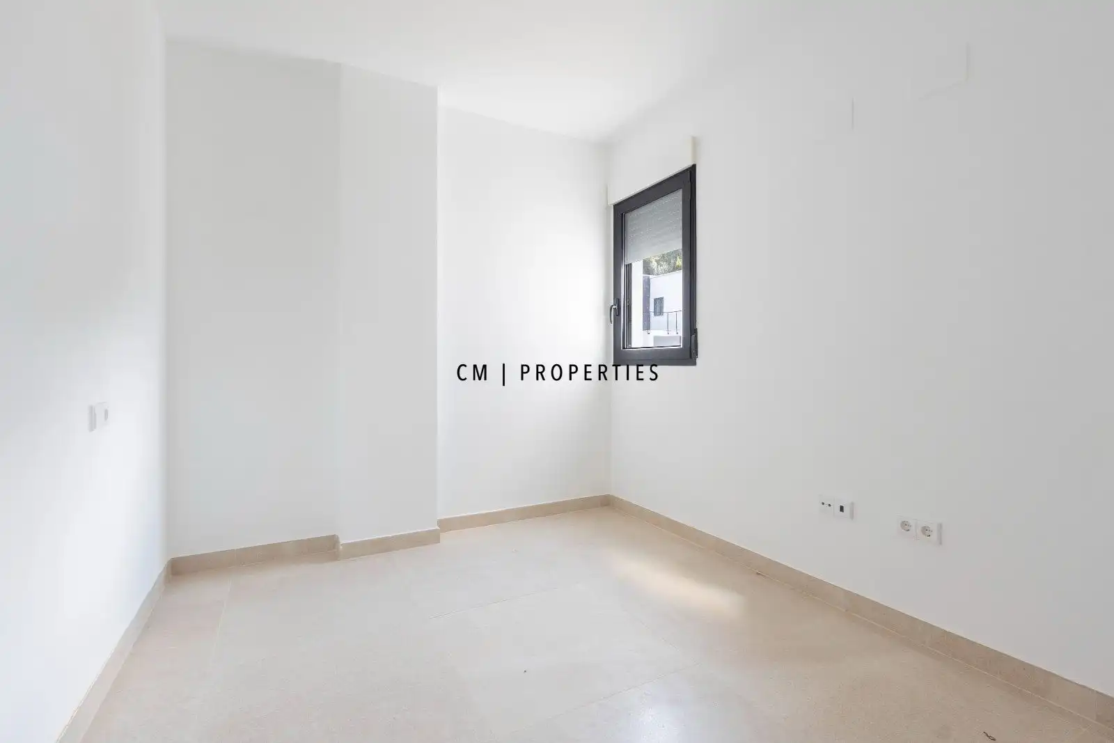 Habitación de Casa adosada en venta en Chiva con Aire acondicionado, Calefacción y Jardín privado