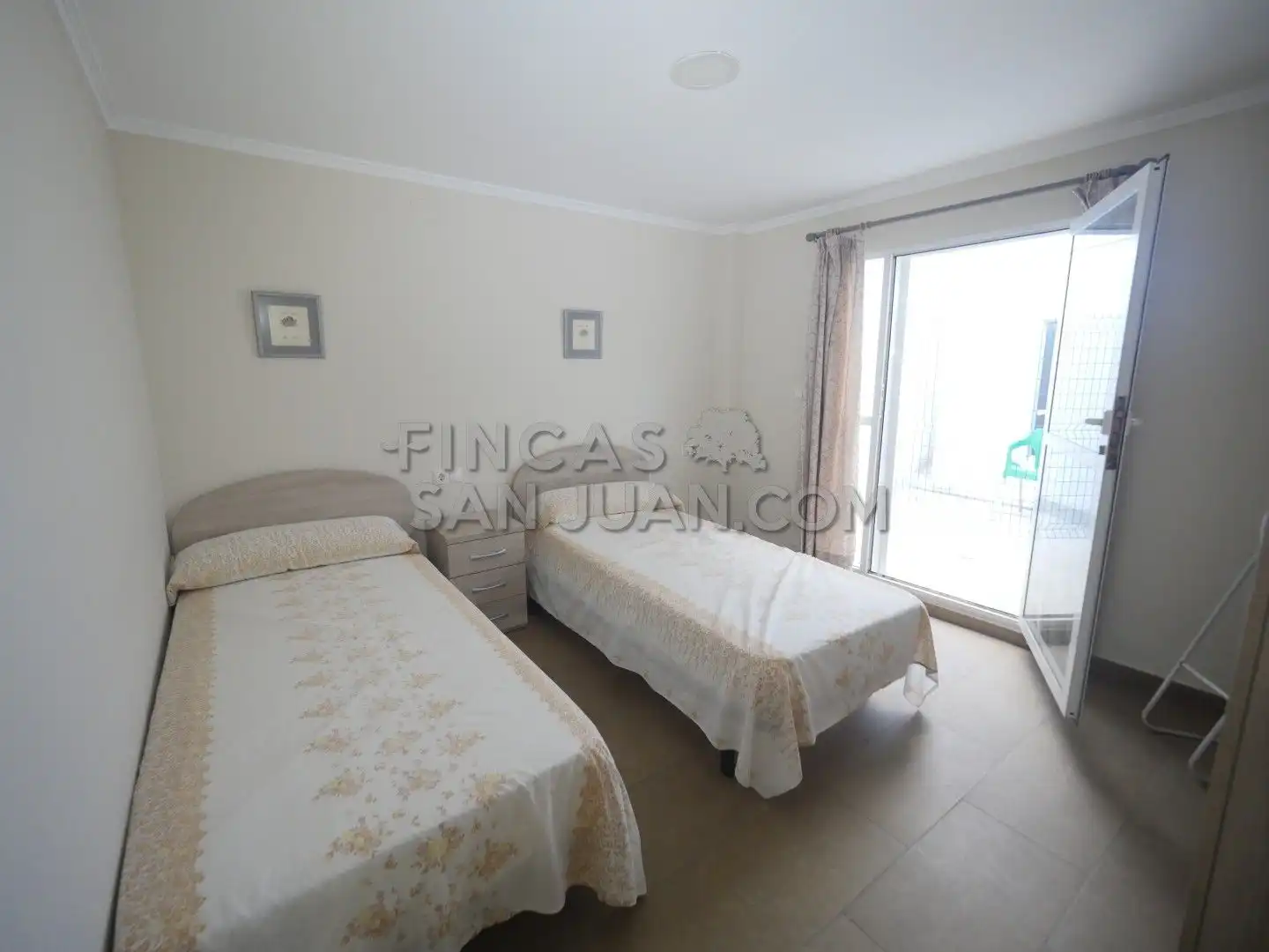 Habitación de Piso de alquiler en Sant Joan d'Alacant con Aire acondicionado y Balcón