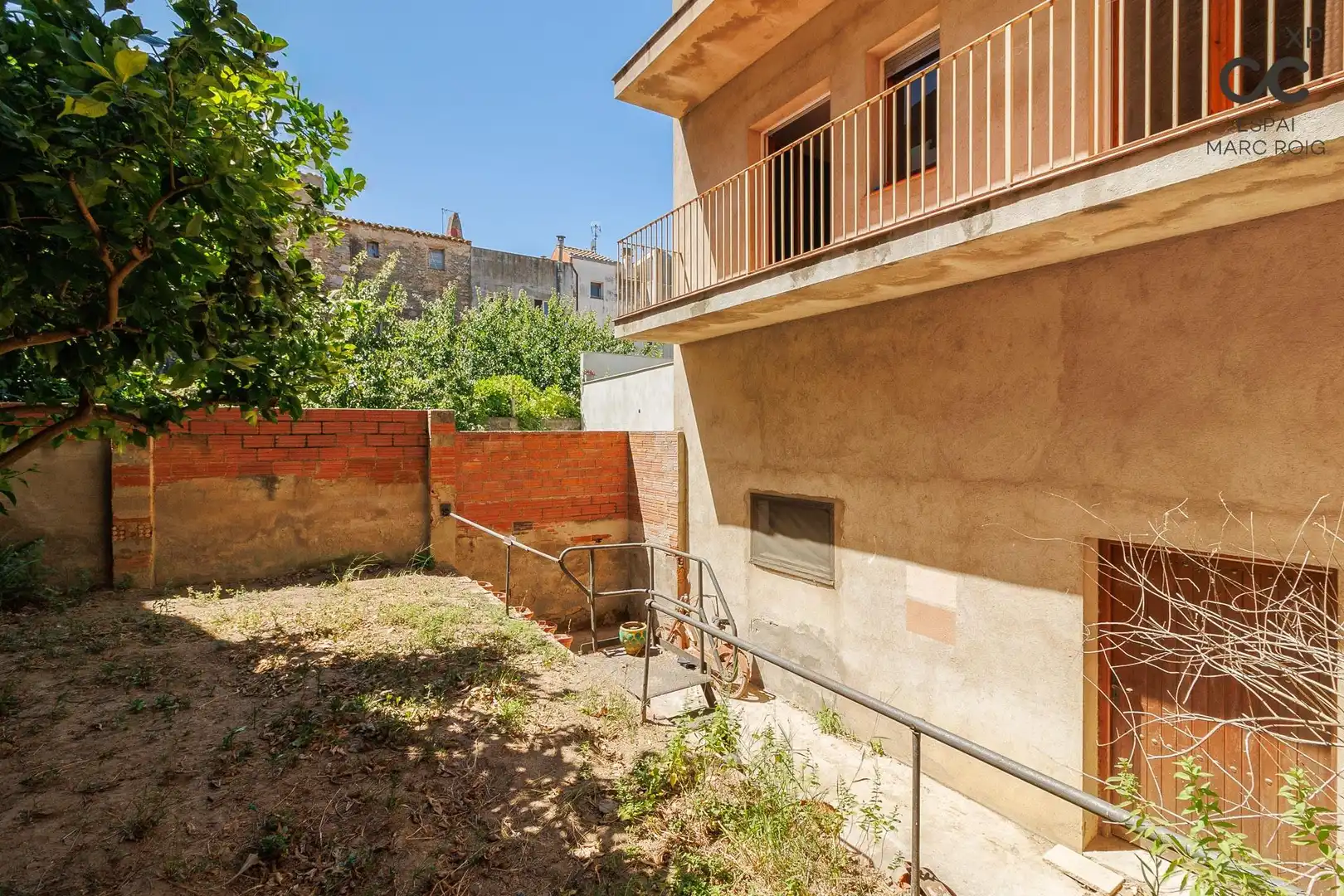 Vista exterior de Finca rústica en venta en Castelló d'Empúries con Aire acondicionado, Calefacción y Jardín privado