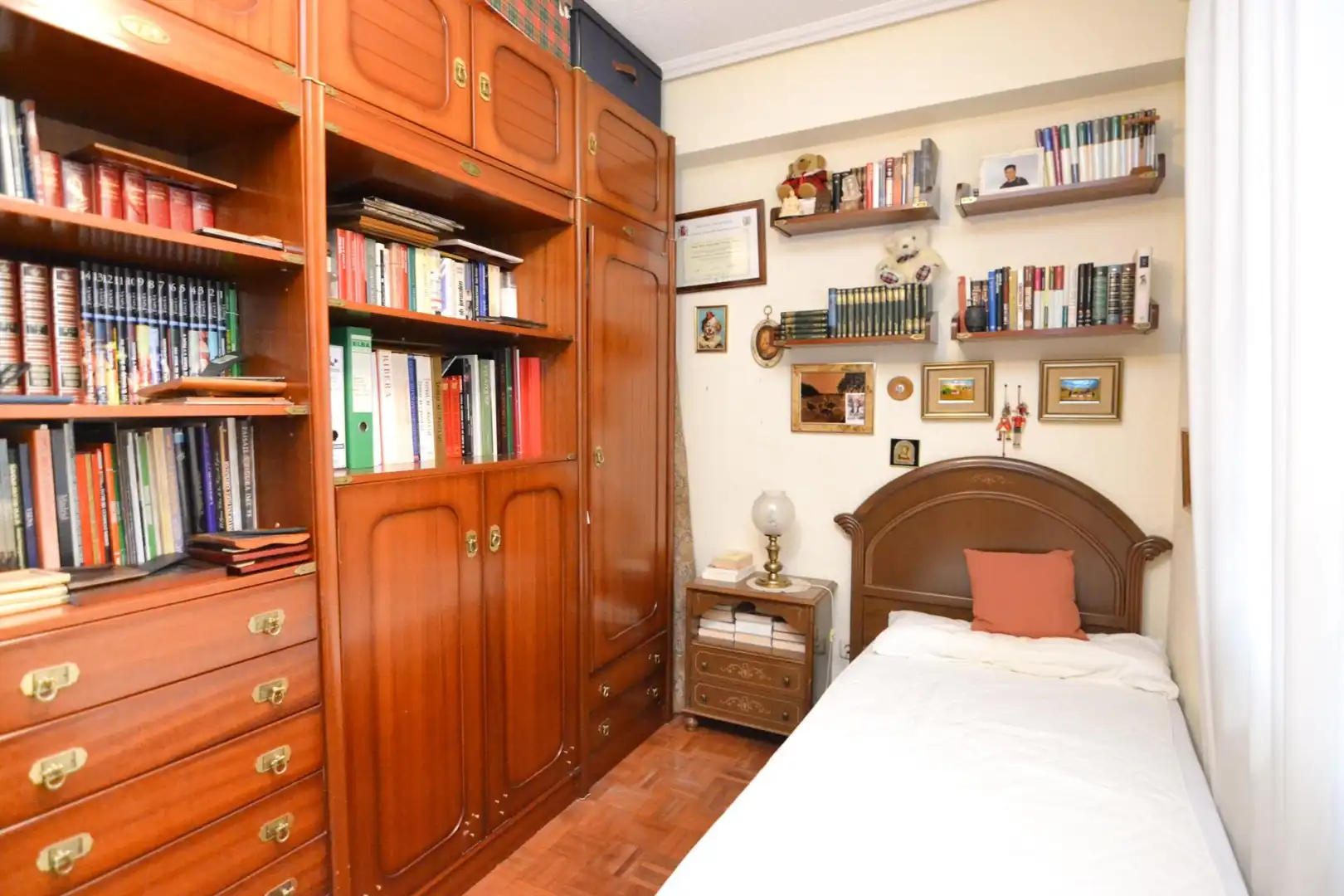 Schlafzimmer von Wohnung zum Verkauf in Madrid mit Heizung und Parkett