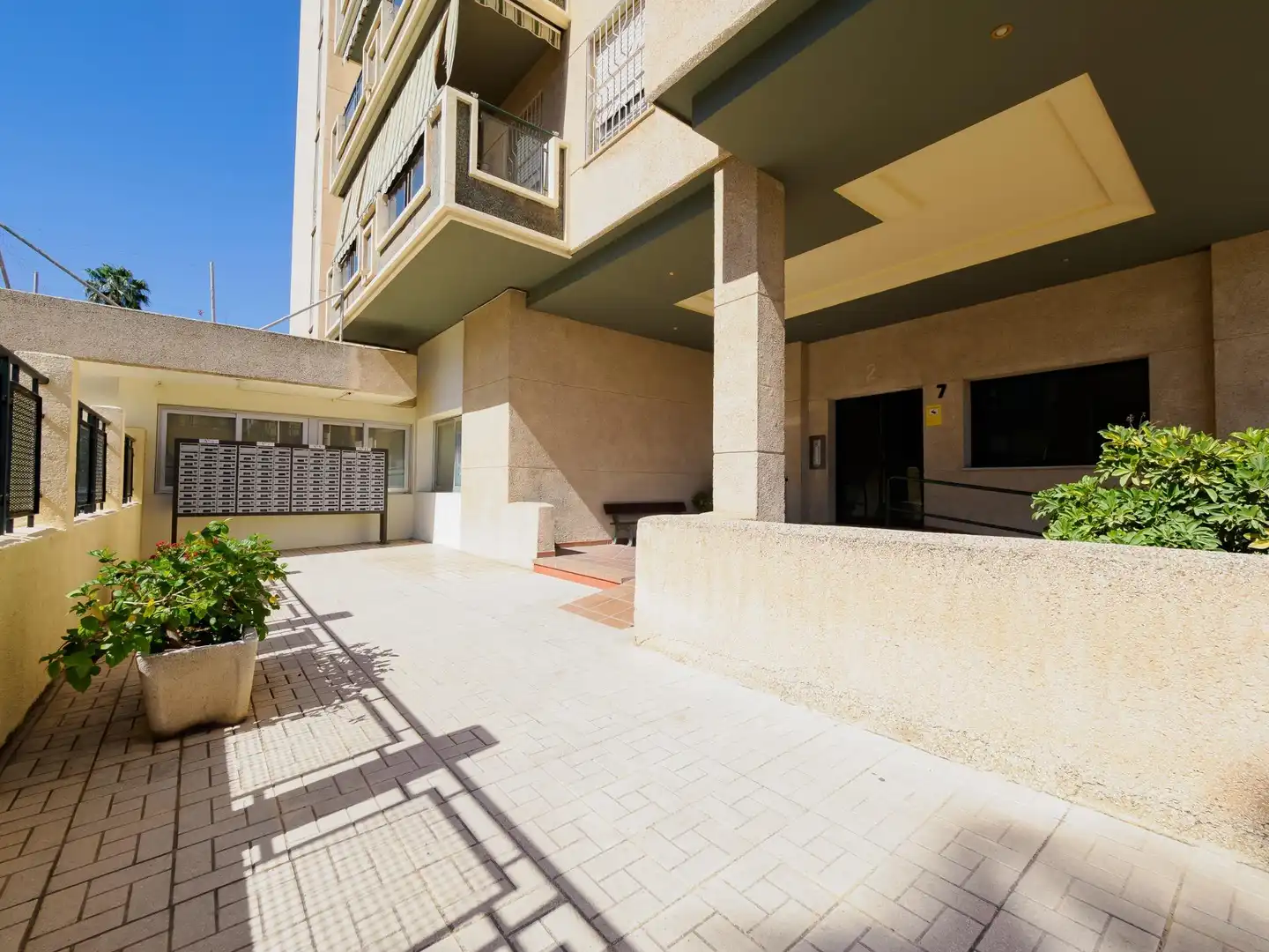 Vista exterior de Piso en venta en Málaga con Jardín privado, Terraza y Trastero