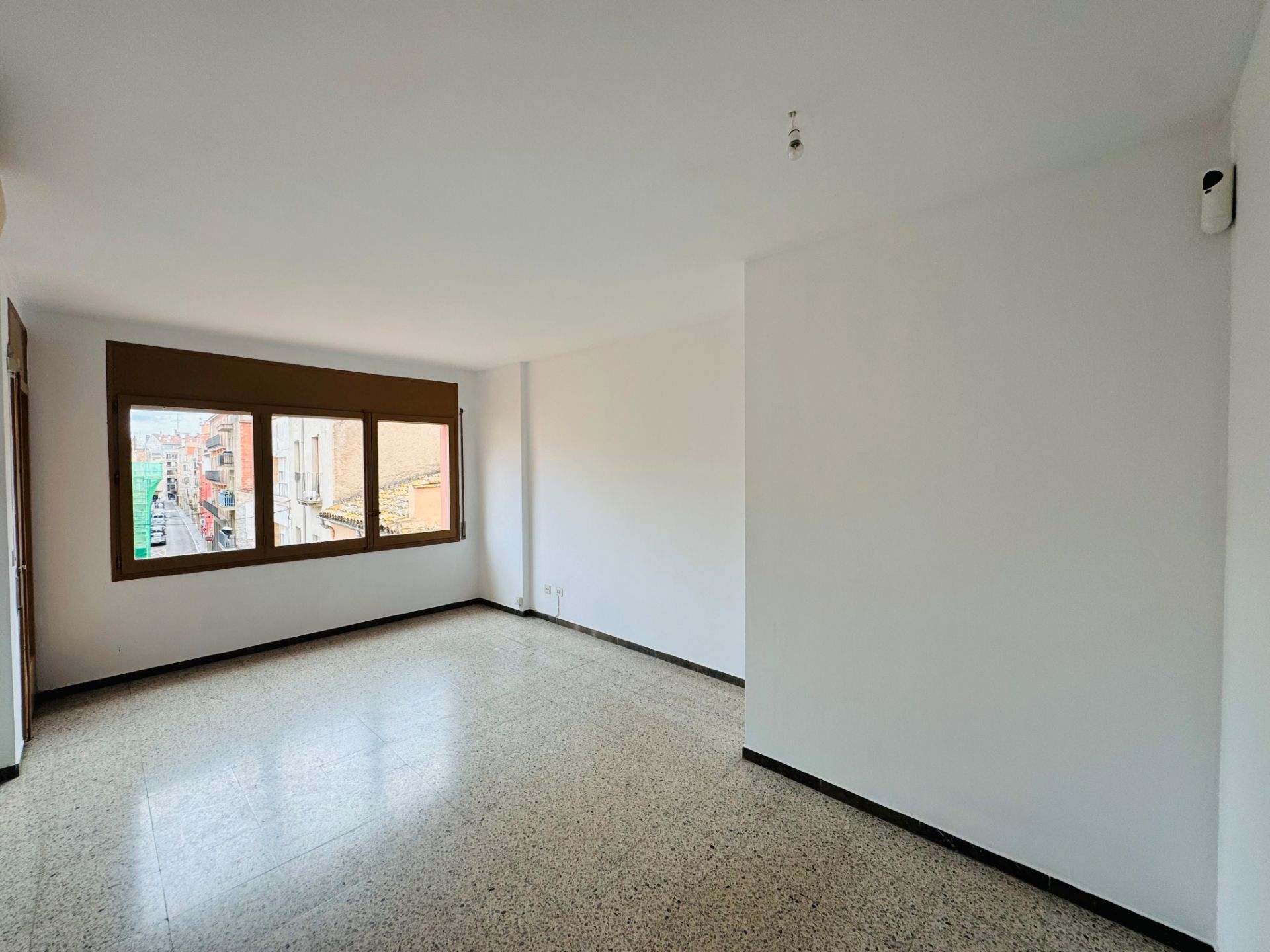 Flat for sale in Carrer Olot, Centre, Figueres