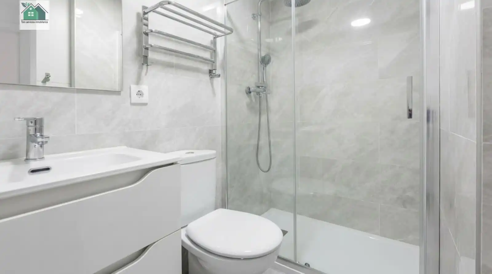 Badezimmer von Erdgeschoss zum Verkauf in Alicante / Alacant mit Abstellraum