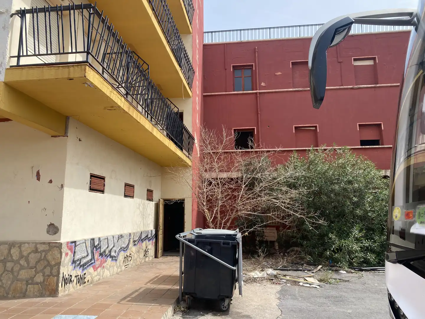 Außenansicht von Gebäude zum Verkauf in Torreblanca