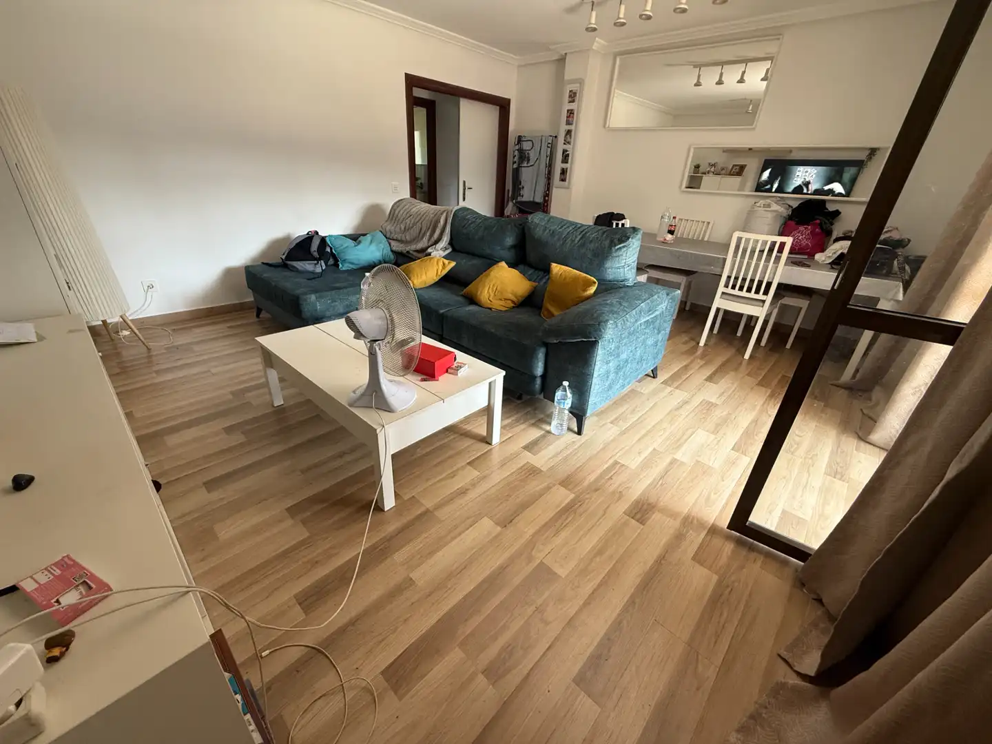 Sala d'estar de Casa o xalet en venda en Corvera de Asturias amb Calefacció, Jardí privat i Parquet