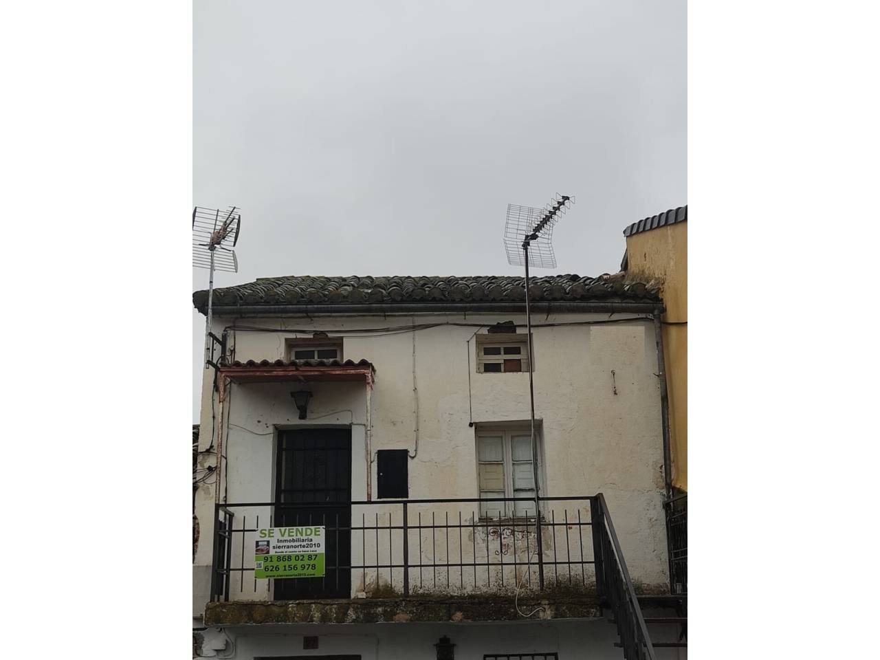 Vista exterior de Casa o xalet en venda en Villavieja del Lozoya amb Terrassa