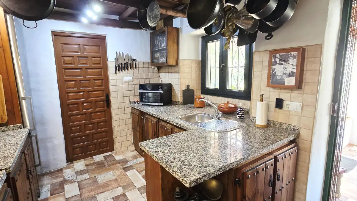 Casa rústica amb jardí en venda a Cómpeta, imagen 18
