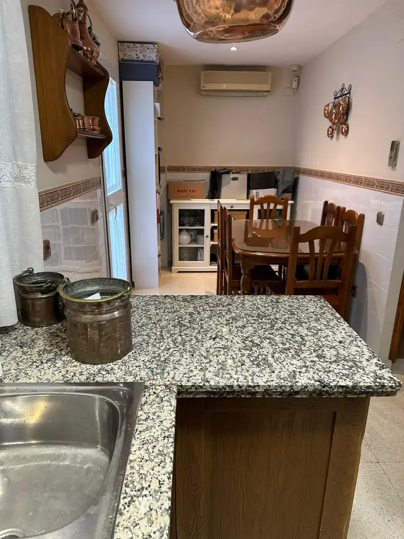 Kitchen of Detached homes for sale in La Línea de la Concepción  with Air Conditioner, Terrace and Furnished