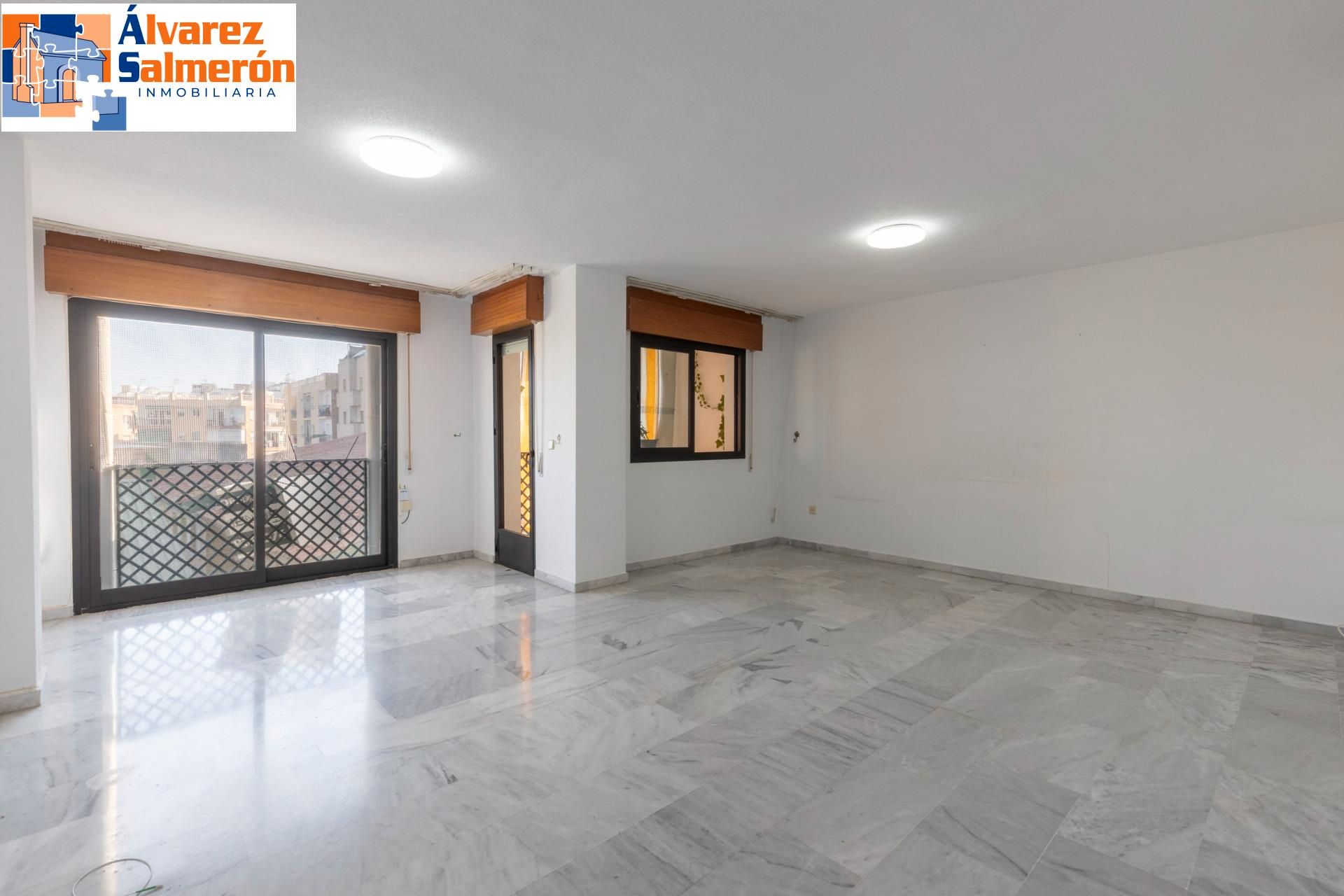 Flat for sale in Avenida Andalucía, Almuñecar Centro