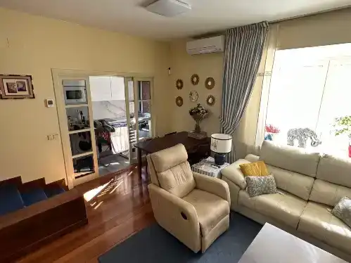 Sala d'estar de Pis de lloguer en Valladolid amb Aire condicionat, Jardí privat i Parquet