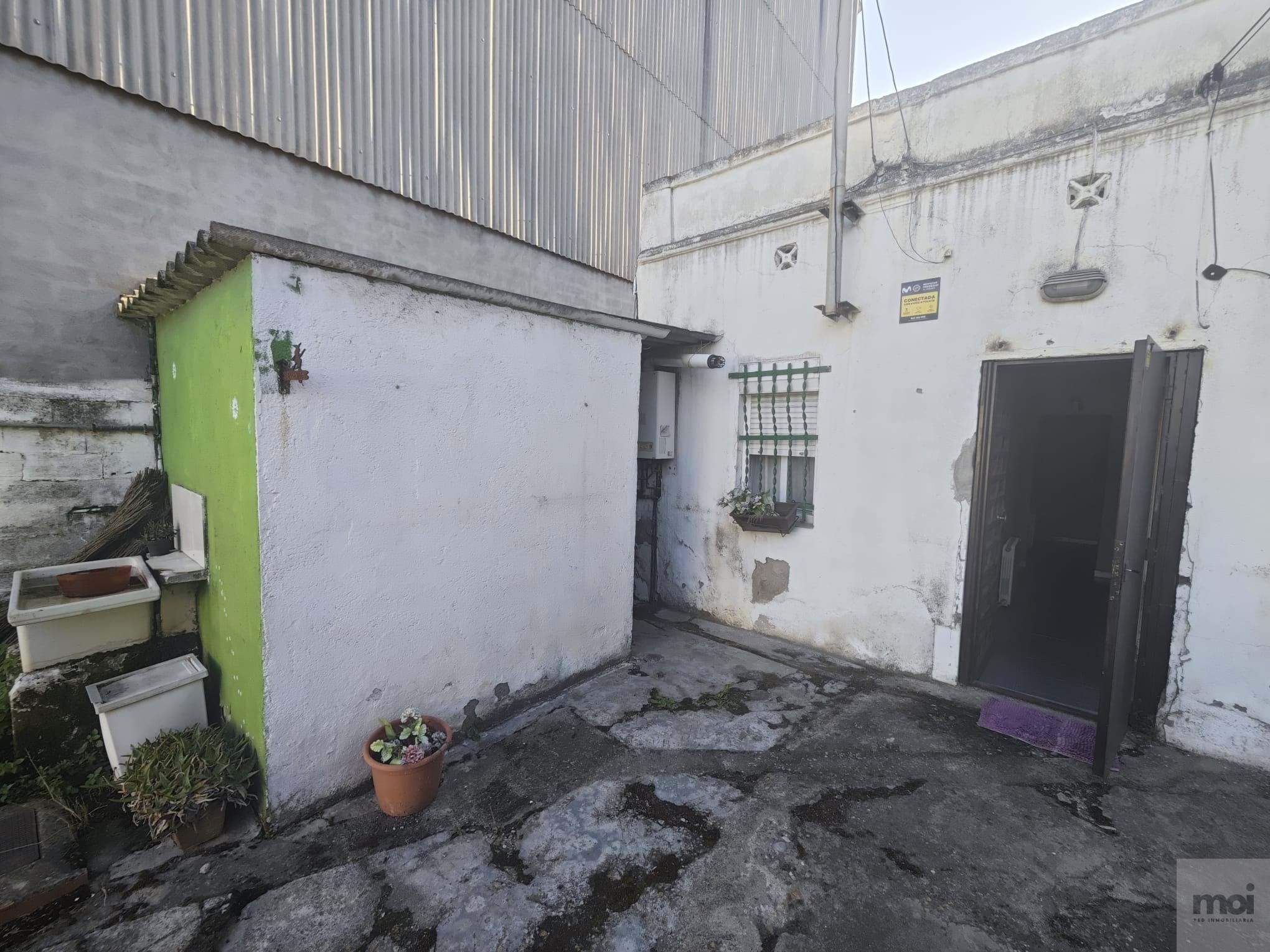 Exterior view of House or chalet for sale in Montcada i Reixac