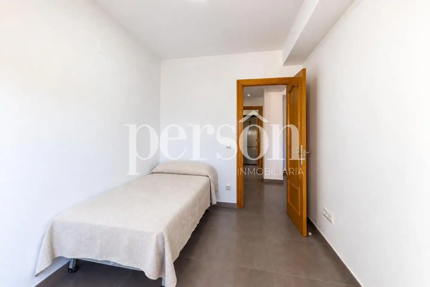 Bedroom of Flat for rent in Valencia  with Air Conditioner, Furnished and Balcony